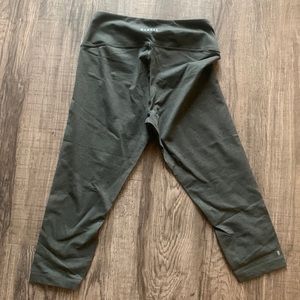 Nobull gray cropped leggings.